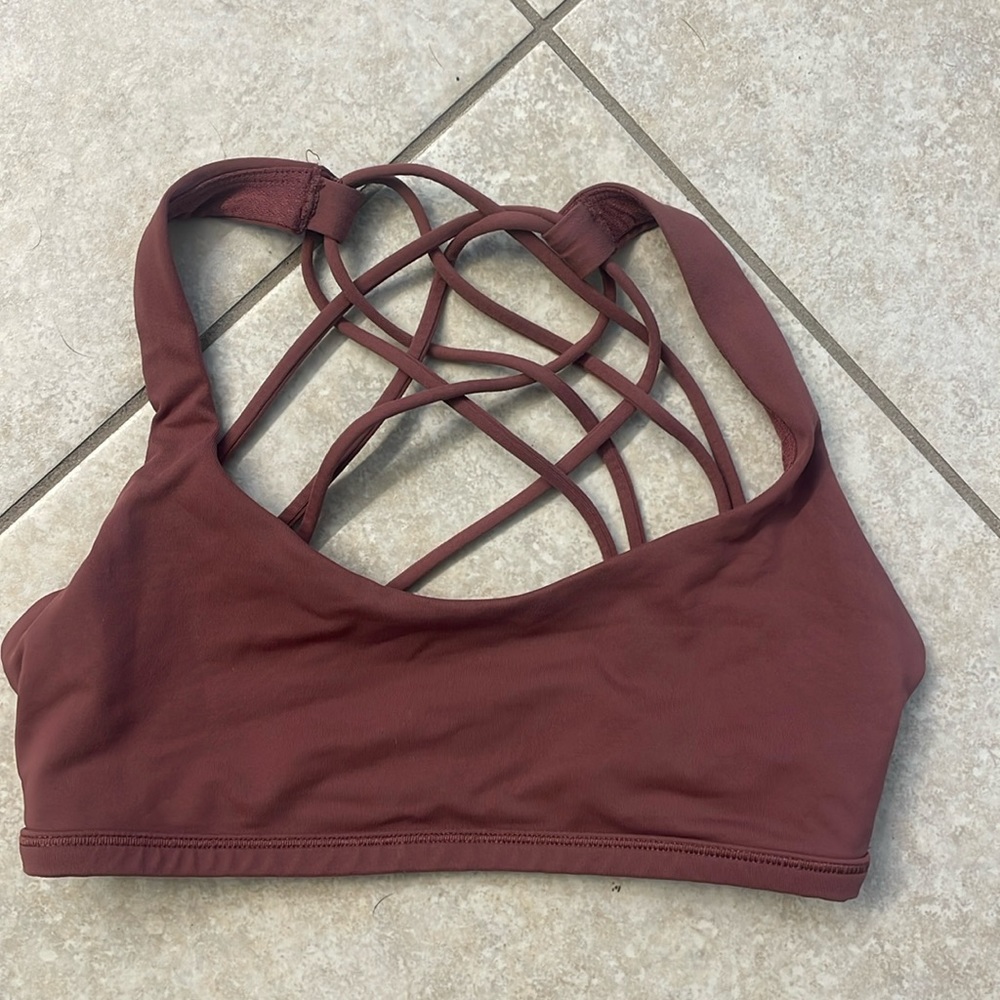 Lululemon free to be sportsbra
